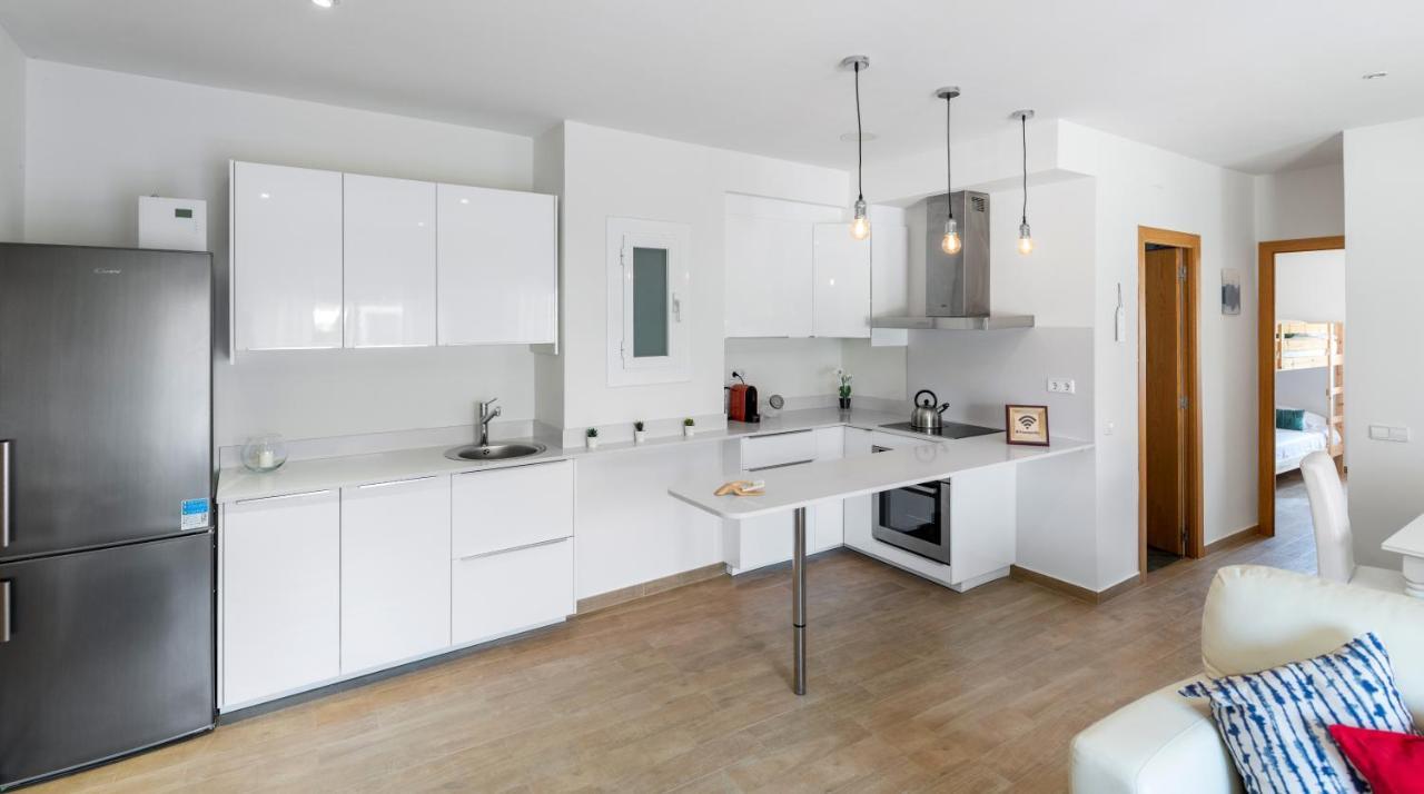 Maka Beach Apartment V Кастельдефельс Экстерьер фото