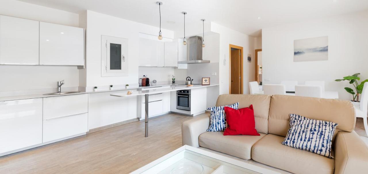 Maka Beach Apartment V Кастельдефельс Экстерьер фото