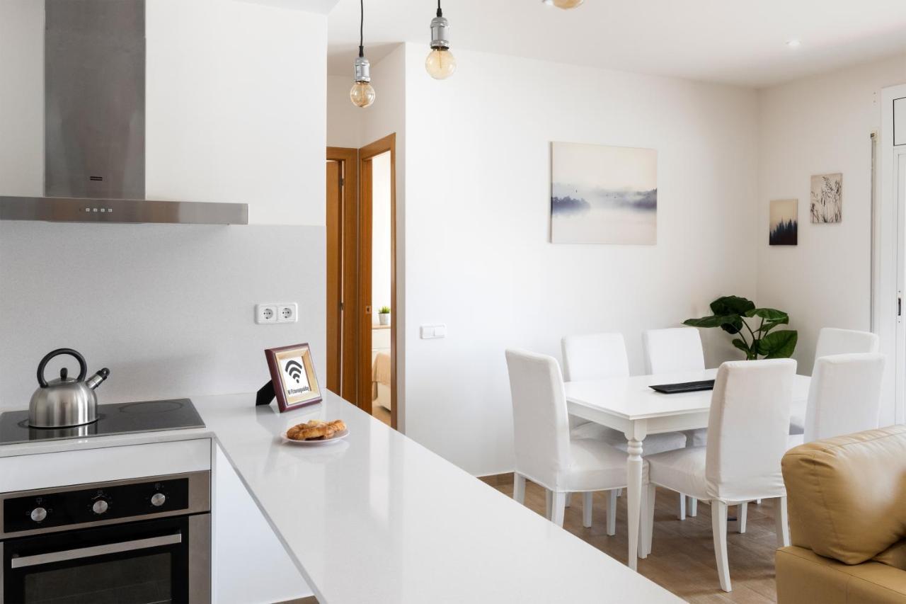 Maka Beach Apartment V Кастельдефельс Экстерьер фото