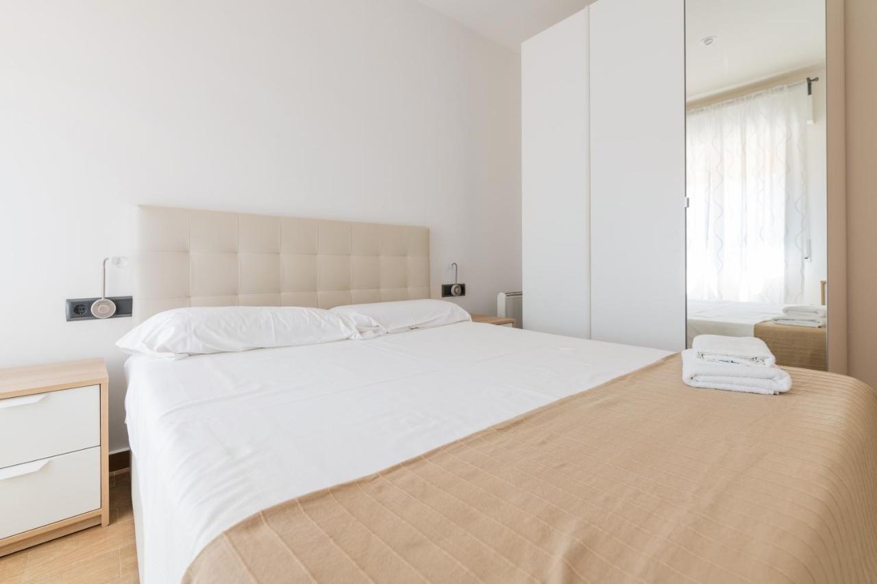 Maka Beach Apartment V Кастельдефельс Экстерьер фото