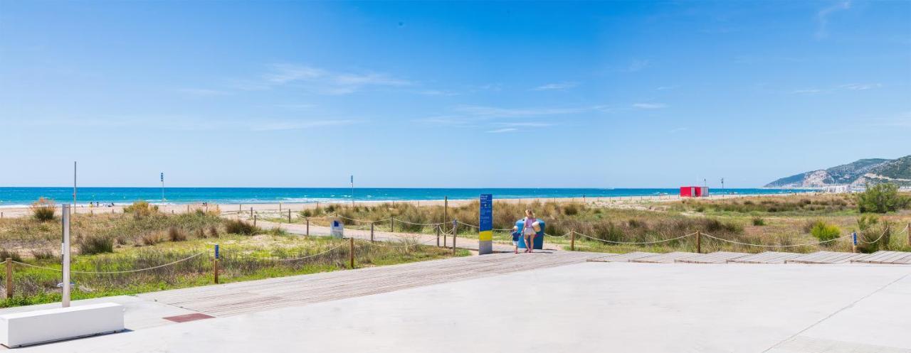 Maka Beach Apartment V Кастельдефельс Экстерьер фото